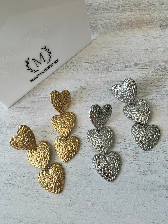 Textured corazón earrings