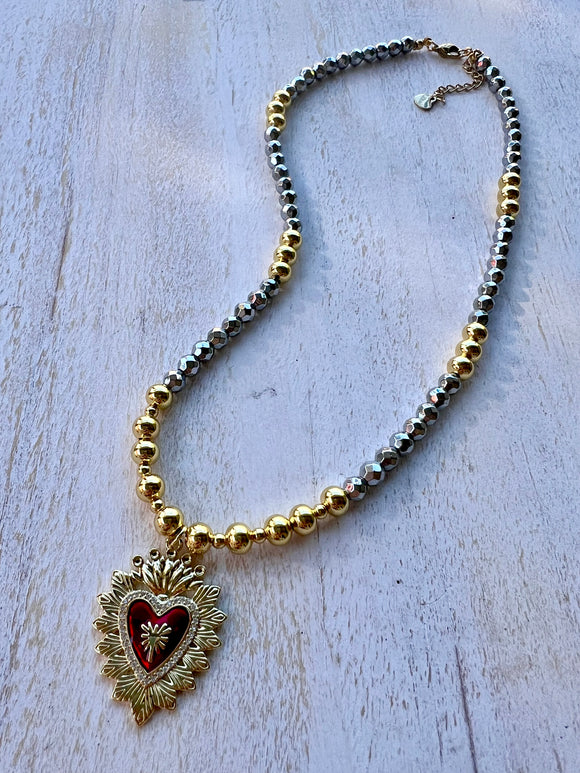 Corazon enamorado necklace