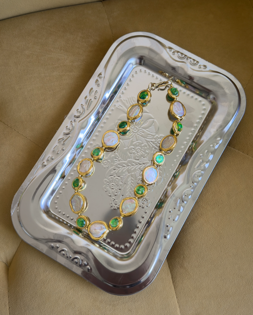 Mother Green Pearl Necklace (PRE ORDER)