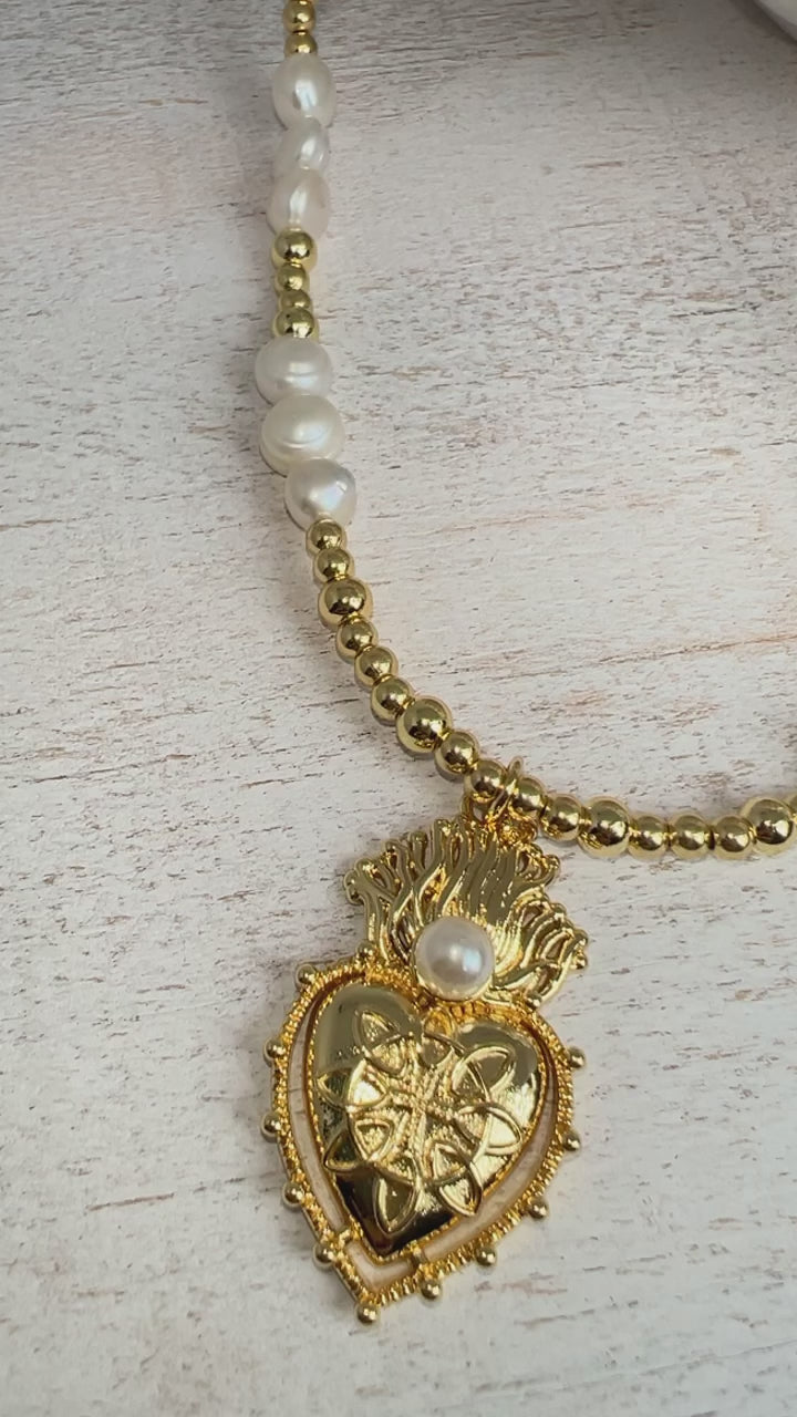 Corazón perla natural necklace